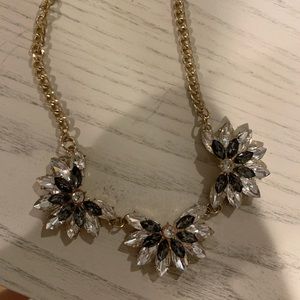 Francesca's Collections Jewelry - Francesca’s floral statement necklace Francesca's Collections Jewelry - Francesca’s floral statement necklace